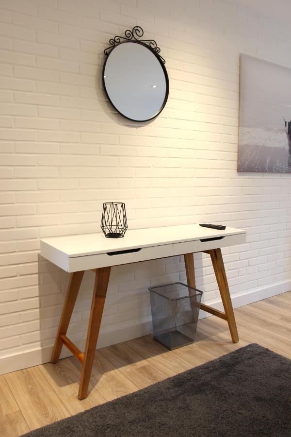 Moderne 1-zimmer Mit Terasse, Küche, Bad Mit Dusche, Tv&wifi Apartment